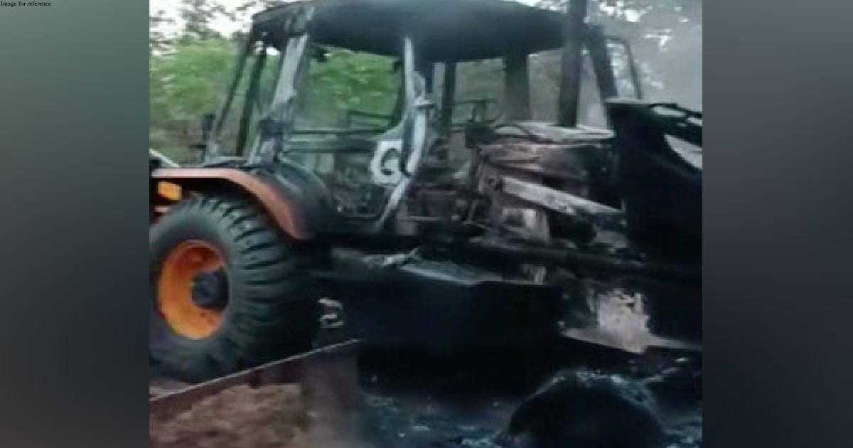 Chhattisgarh: Naxals set ablaze 12 vehicles engaged in road construction in Kanker